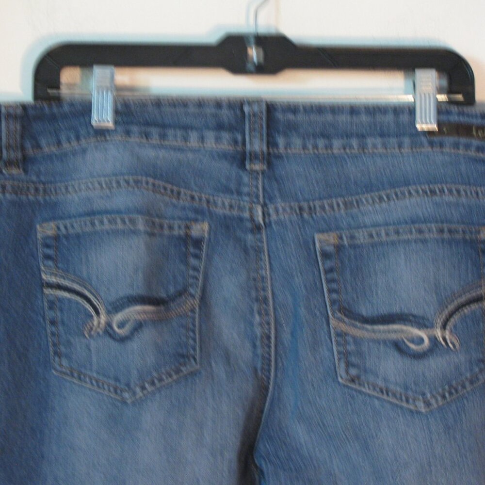 Classic Women's Blue Jeans - Flared Leg - Picture 5 of 6